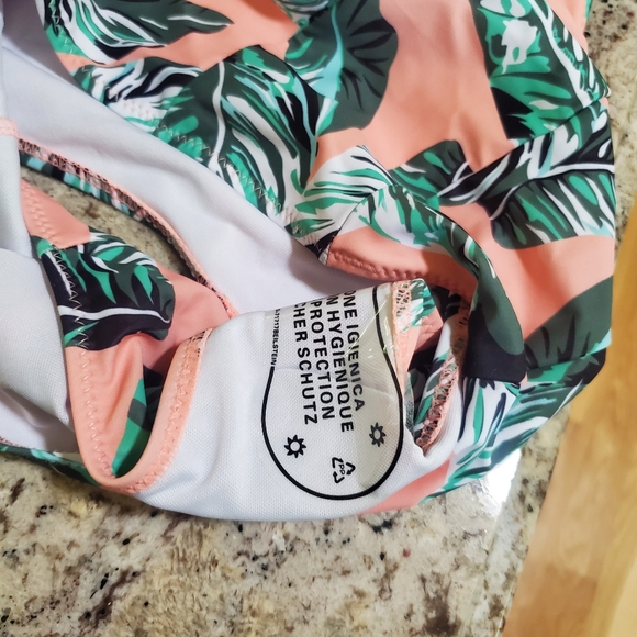 Two Piece Swim Suit-NWT - Picture 4 of 6
